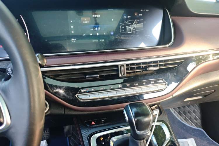 Used GAC Trumpchi M6 2021 270T DCT Luxury Edition (7-seater) Audio And AC Panel