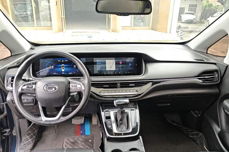 Used GAC Trumpchi M6 2021 270T DCT Prestige Edition (7 Seats) Center Console