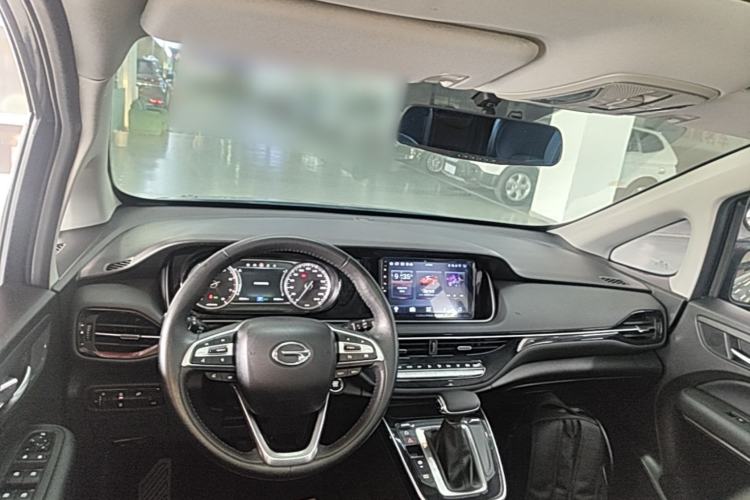 Used GAC Trumpchi M6 2021 270T DCT Luxury Edition (7-seater) Center Console