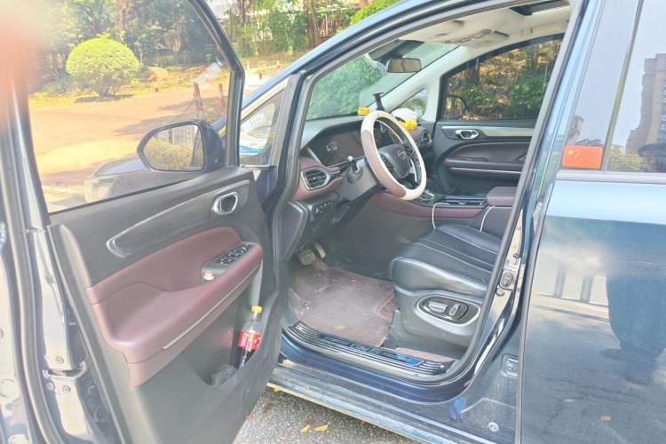 Used GAC Trumpchi M6 2021 PRO 270T Automatic Luxury Edition Driver Seat