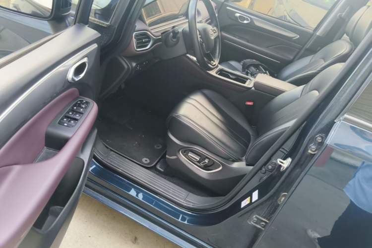 Used GAC Trumpchi M6 2021 270T DCT Prestige Edition (7-seater) Driver Seat