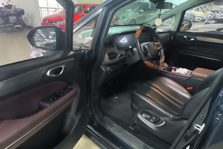 Used GAC Trumpchi M6 2021 270T DCT Elite Edition (7-seater) Driver Seat