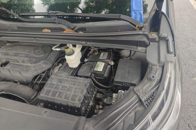 Used GAC Trumpchi M6 2021 270T DCT Luxury Edition (7-seater) Engine Bay Left