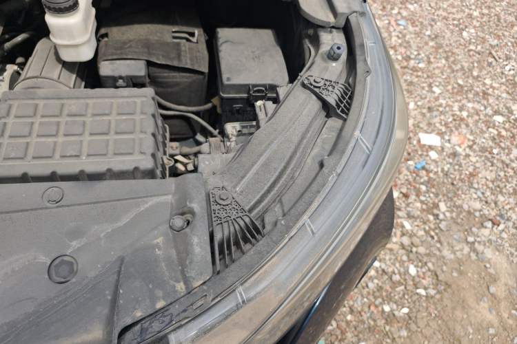 Used GAC Trumpchi M6 2021 270T DCT Luxury Edition (7-seater) Engine Bay Left