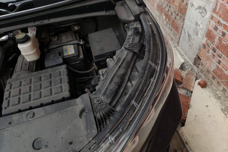 Used GAC Trumpchi M6 2021 PRO 270T DCT Luxury Edition Engine Bay Left