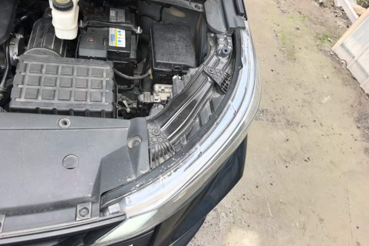 Used GAC Trumpchi M6 2021 PRO 270T DCT Luxury Edition Engine Bay Left