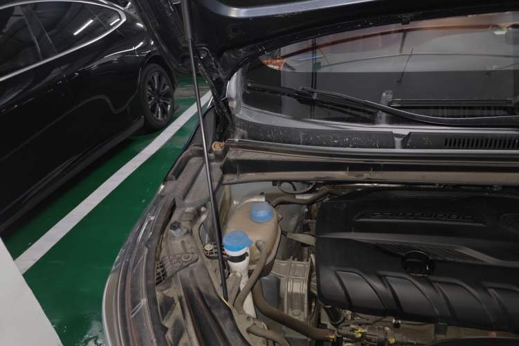 Used GAC Trumpchi M6 2021 PRO 270T DCT Luxury Edition Engine Bay Right