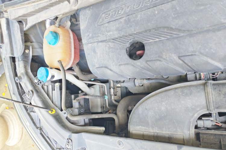Used GAC Trumpchi M6 2021 PRO 270T Automatic Luxury Edition Engine Bay Right