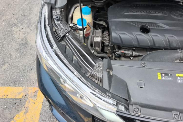 Used GAC Trumpchi M6 2021 PRO 270T DCT Luxury Edition Engine Bay Right