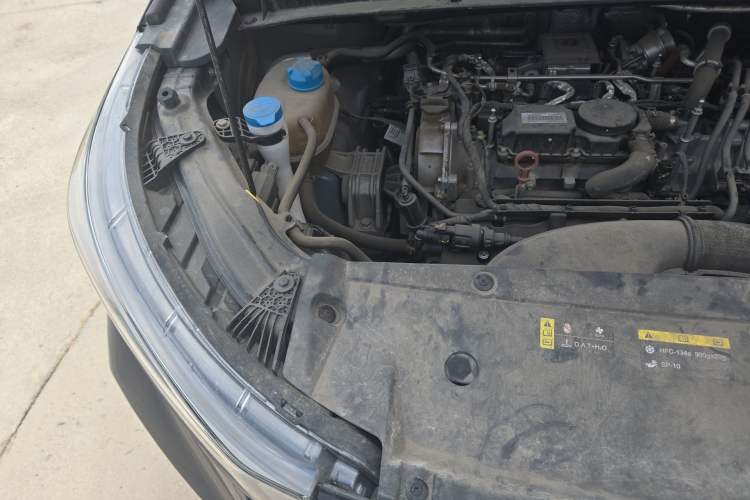 Used GAC Trumpchi M6 2021 PRO 270T Automatic Luxury Edition Engine Bay Right