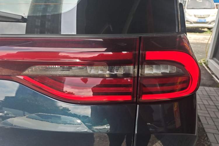 Used GAC Trumpchi M6 2021 PRO 270T DCT Luxury Edition Exterior 3