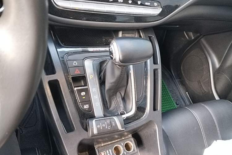 Used GAC Trumpchi M6 2021 270T DCT Luxury Edition (6 Seats) Gear Lever