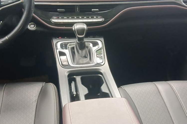Used GAC Trumpchi M6 2021 270T DCT Luxury Edition (7-seater) Gear Lever