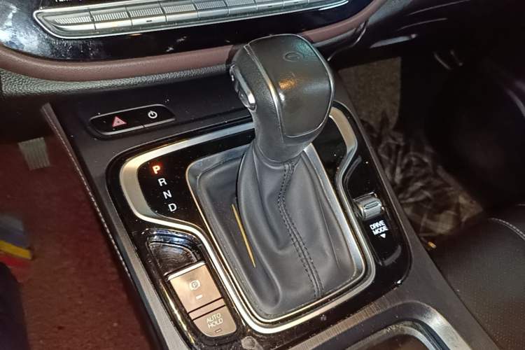 Used GAC Trumpchi M6 2021 PRO 270T DCT Luxury Edition Gear Lever