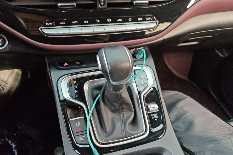 Used GAC Trumpchi M6 2021 PRO 270T Automatic Luxury Edition Gear Lever