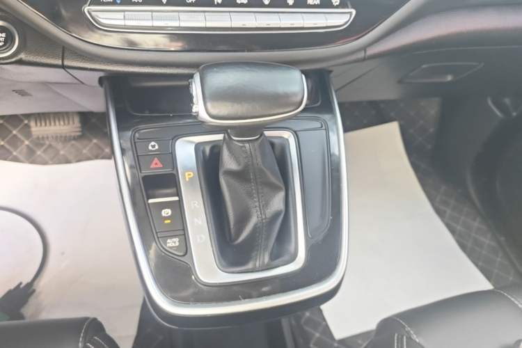 Used GAC Trumpchi M6 2021 270T DCT Luxury Edition (7 Seats) Gear Lever