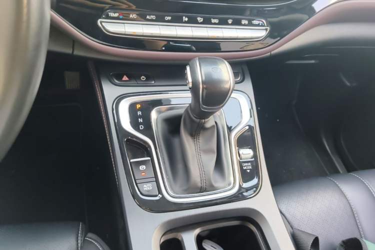 Used GAC Trumpchi M6 2021 270T DCT Prestige Edition (7-seater) Gear Lever