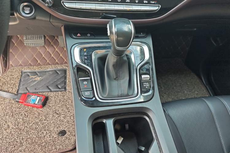Used GAC Trumpchi M6 2021 270T DCT Prestige Edition (6-seater) Gear Lever