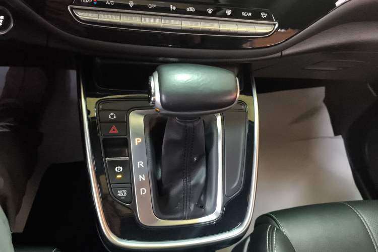 Used GAC Trumpchi M6 2021 270T DCT Luxury Edition (7 Seats) Gear Lever