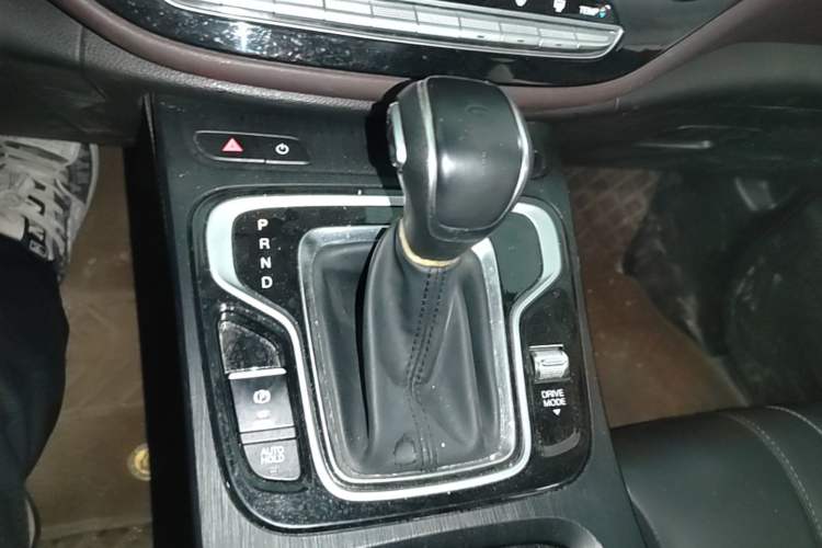 Used GAC Trumpchi M6 2021 PRO 270T DCT Elite Edition Gear Lever