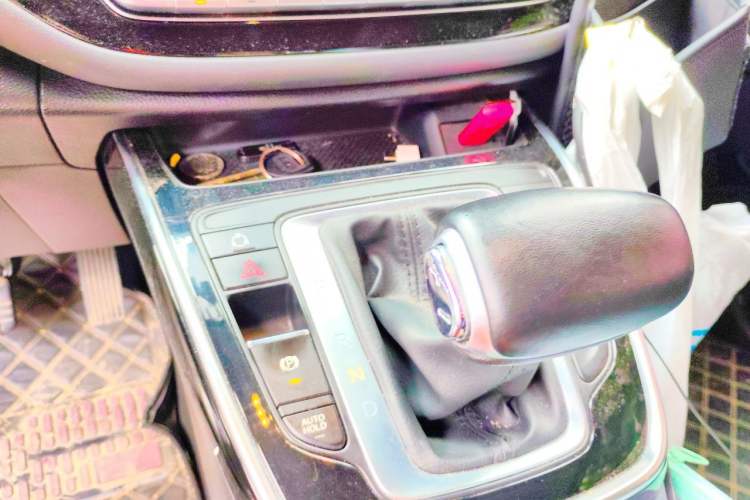 Used GAC Trumpchi M6 2021 270T DCT Luxury Edition (7 Seats) Gear Lever