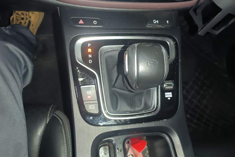 Used GAC Trumpchi M6 2021 270T DCT Elite Edition (7-seater) Gear Lever