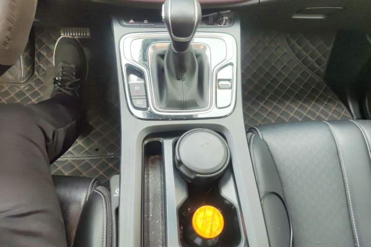 Used GAC Trumpchi M6 2021 PRO 270T DCT Luxury Edition Gear Lever