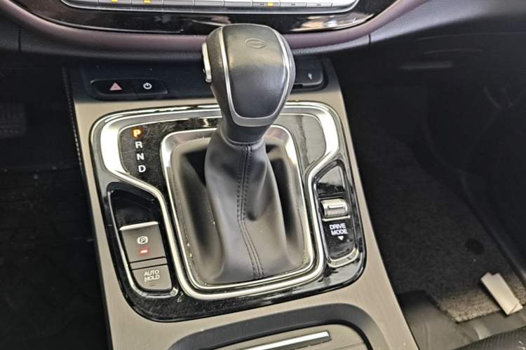 Used GAC Trumpchi M6 2021 PRO 270T DCT Luxury Edition Gear Lever