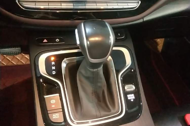 Used GAC Trumpchi M6 2021 PRO 270T Automatic Luxury Edition Gear Lever
