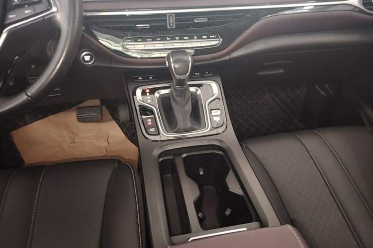 Used GAC Trumpchi M6 2021 PRO 270T DCT Luxury Edition Gear Lever