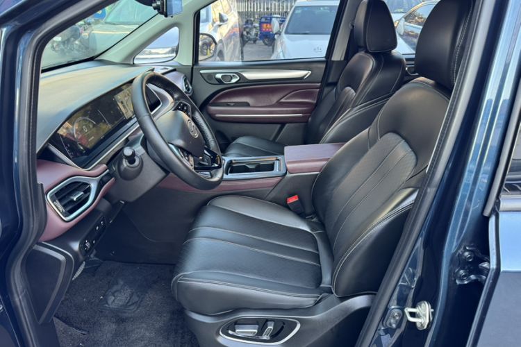 Used GAC Trumpchi M6 2021 PRO 270T DCT Luxury Edition Interior 4