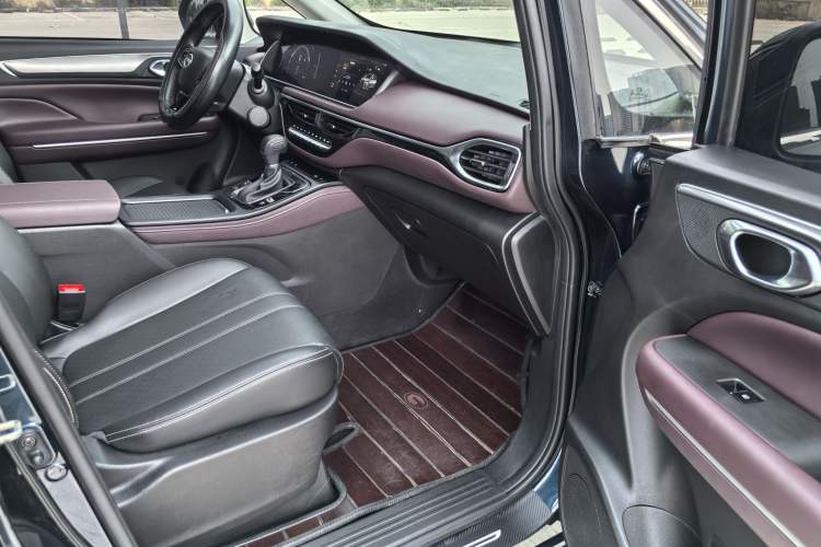 Used GAC Trumpchi M6 2021 PRO 270T DCT Luxury Edition Interior 5