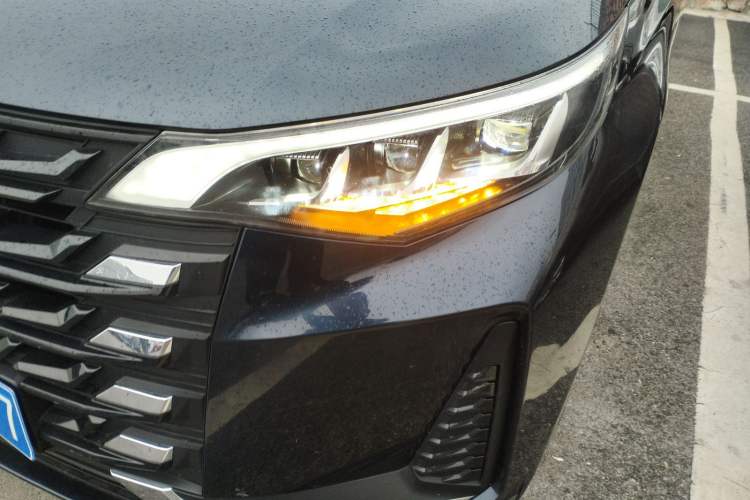 Used GAC Trumpchi M6 2021 270T DCT Elite Edition (7-seater) Left Front Headlight