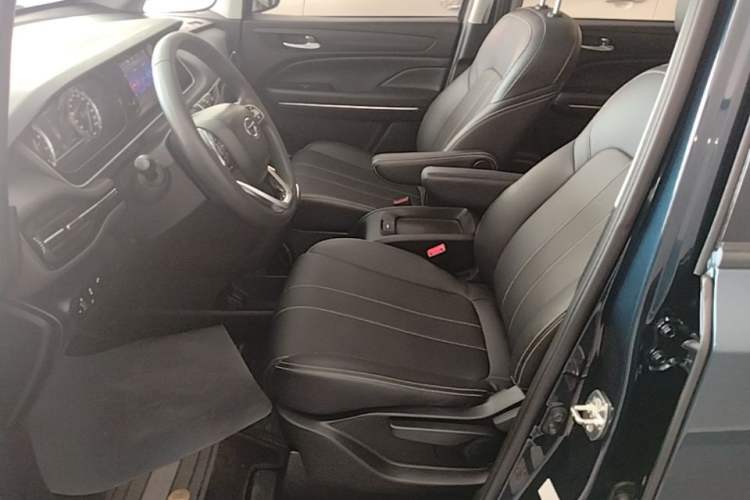 Used GAC Trumpchi M6 2021 270T DCT Luxury Edition (7 Seats) Left Front Seat