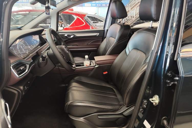 Used GAC Trumpchi M6 2021 270T DCT Elite Edition (7-seater) Left Front Seat