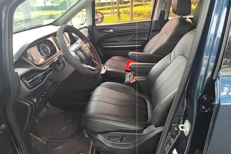 Used GAC Trumpchi M6 2021 270T DCT Luxury Edition (6-seater) Left Front Seat