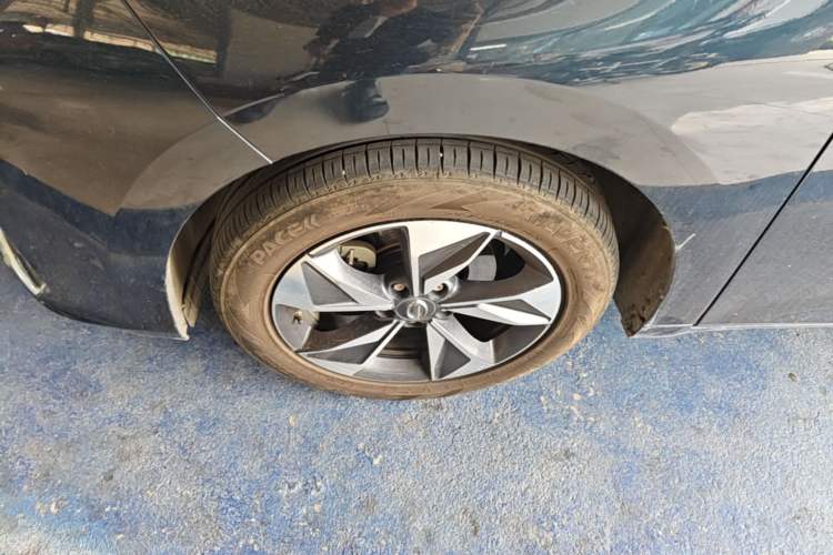 Used GAC Trumpchi M6 2021 PRO 270T Automatic Luxury Edition Left Front Wheel Hub