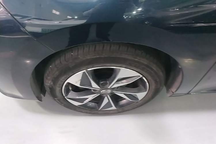 Used GAC Trumpchi M6 2021 PRO 270T Automatic Luxury Edition Left Front Wheel Hub