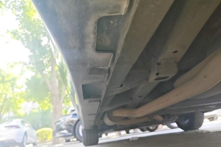 Used GAC Trumpchi M6 2021 270T DCT Luxury Edition (7 Seats) Left Side Sill