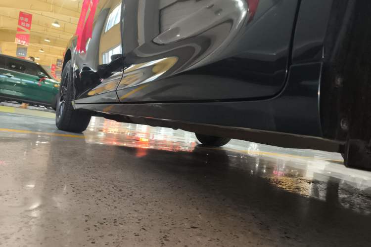 Used GAC Trumpchi M6 2021 270T DCT Luxury Edition (7 Seats) Left Side Sill