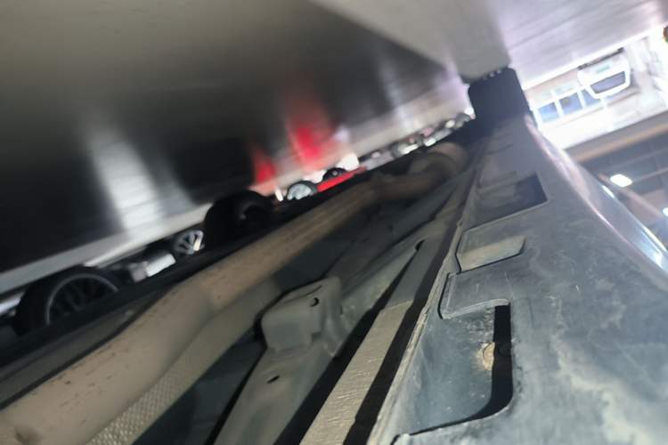 Used GAC Trumpchi M6 2021 270T DCT Elite Edition (7-seater) Left Side Sill