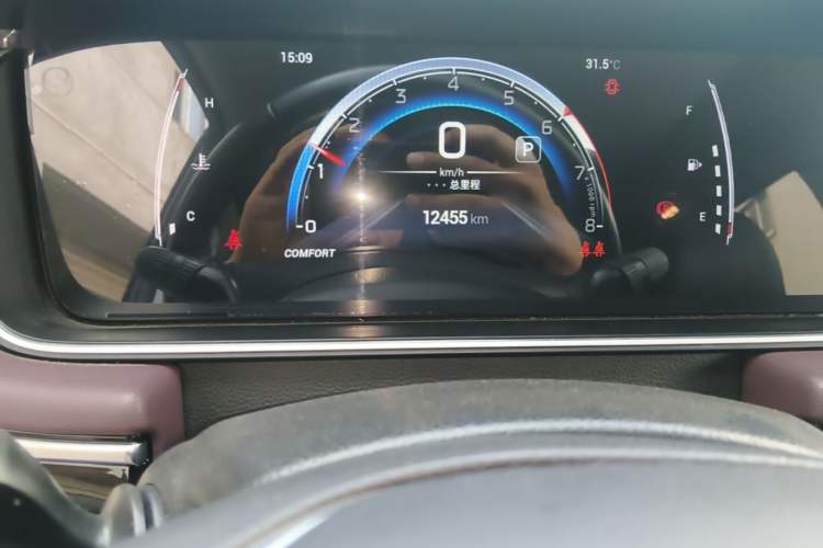 Used GAC Trumpchi M6 2021 270T DCT Prestige Edition (7-seater) Odometer Close Up