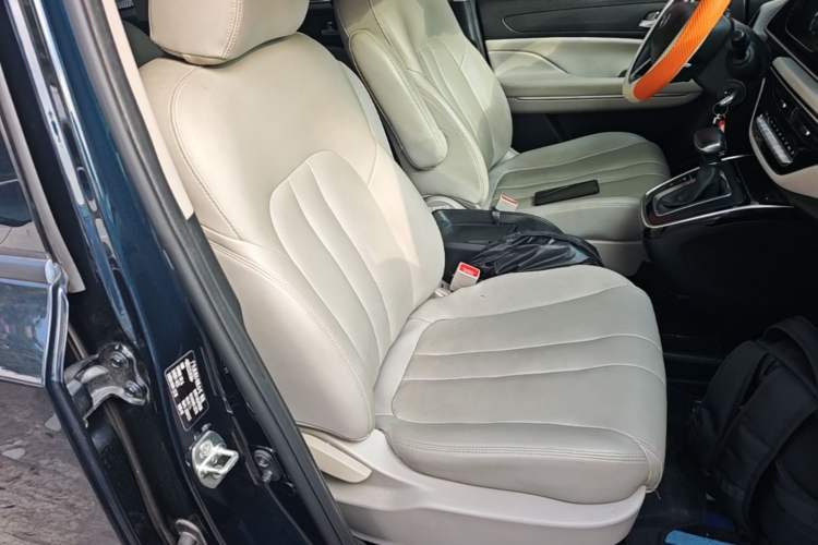Used GAC Trumpchi M6 2021 270T DCT Elite Edition (7-seater) Right Front Seat