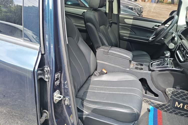 Used GAC Trumpchi M6 2021 270T DCT Prestige Edition (7 Seats) Right Front Seat