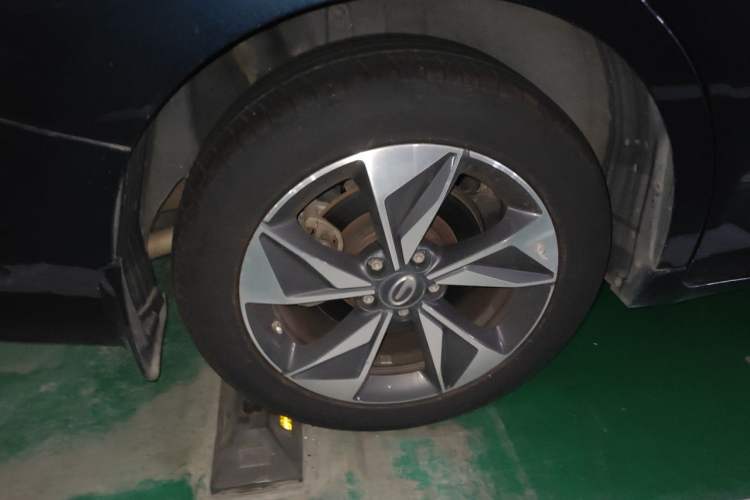 Used GAC Trumpchi M6 2021 PRO 270T DCT Luxury Edition Right Front Wheel Hub