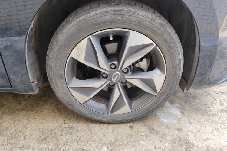 Used GAC Trumpchi M6 2021 PRO 270T Automatic Luxury Edition Right Front Wheel Hub