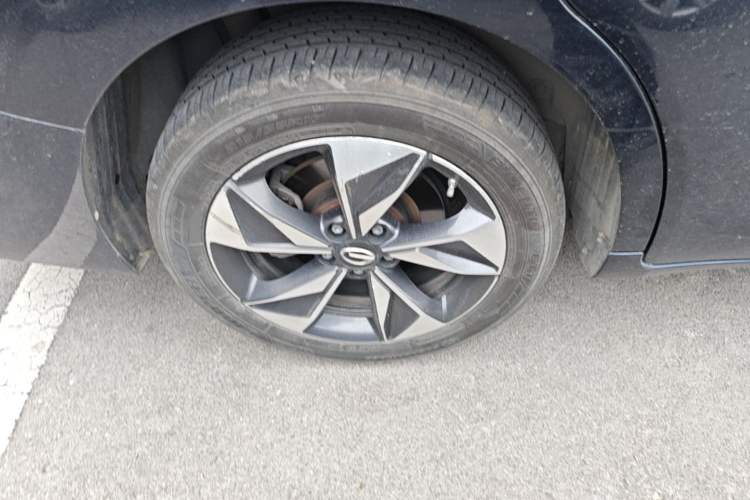 Used GAC Trumpchi M6 2021 PRO 270T Automatic Luxury Edition Right Rear Wheel Hub