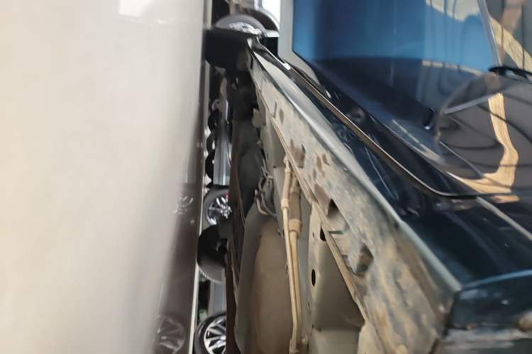 Used GAC Trumpchi M6 2021 PRO 270T DCT Luxury Edition Right Side Sill