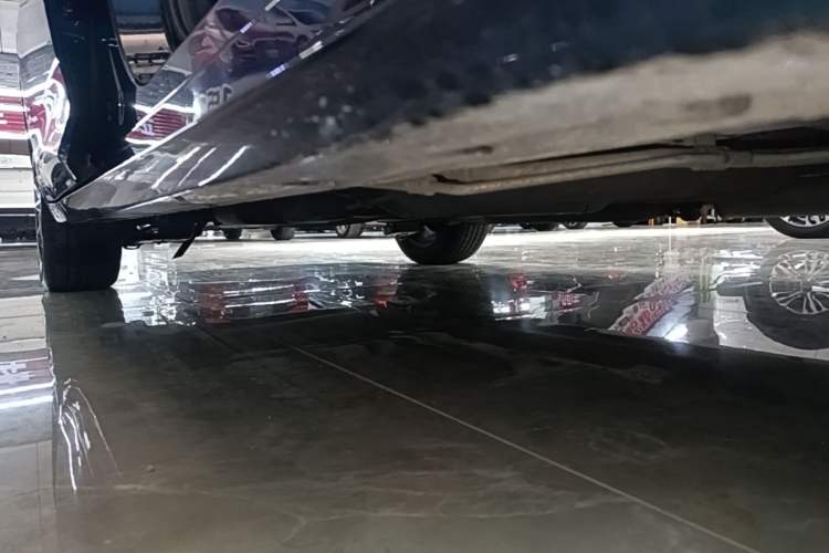 Used GAC Trumpchi M6 2021 PRO 270T DCT Luxury Edition Right Side Sill