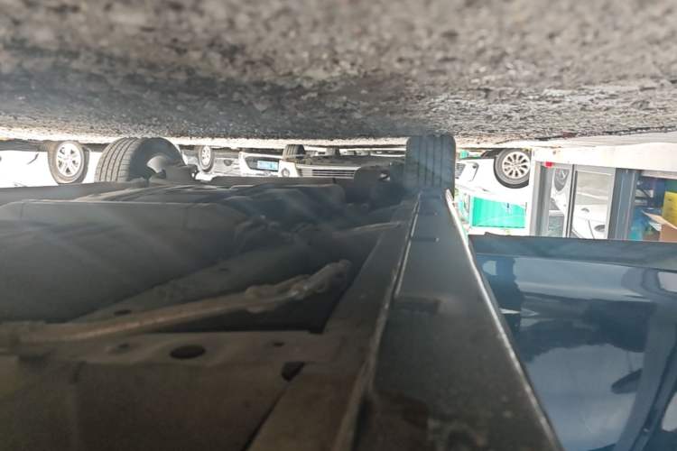 Used GAC Trumpchi M6 2021 270T DCT Prestige Edition (6-seater) Right Side Sill